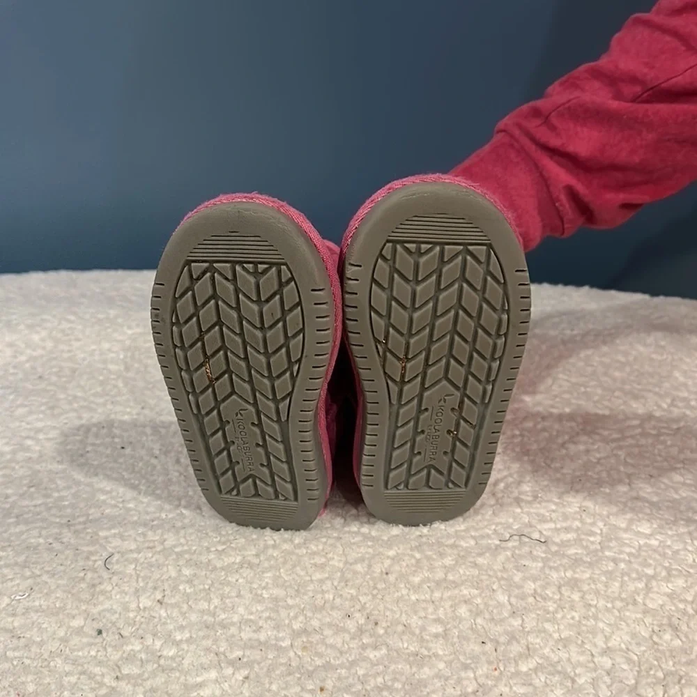 UGG Koolaburra size 7 toddler
